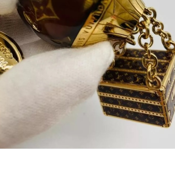 Louis Vuitton limited edition hot air balloon keychain brand new condition - Picture 2 of 4